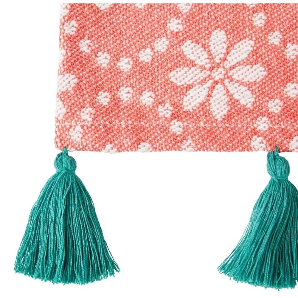 The Pioneer Woman Daisy Geo Table‎ Runner 14